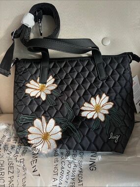 NWT Lug Sprinkler Crossbody Bag in Black Daisy Embroidery 🌼